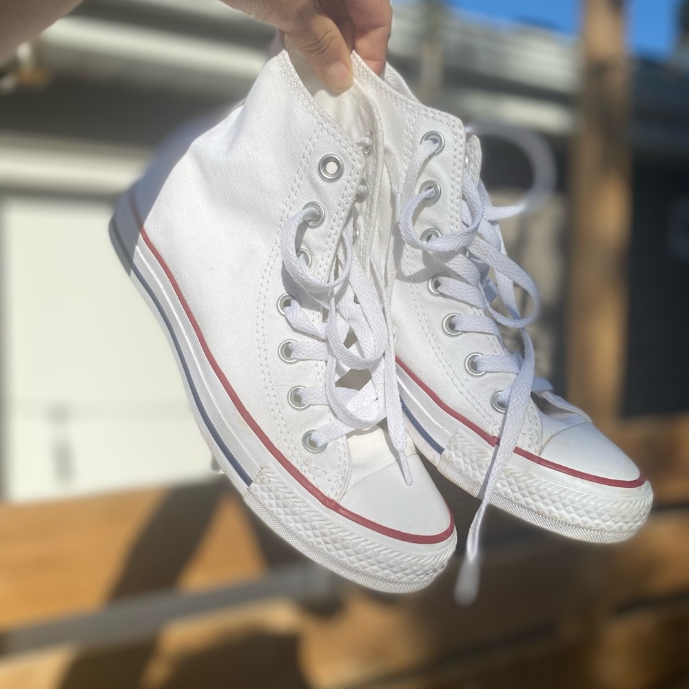 White converse high tops EUC women size 6